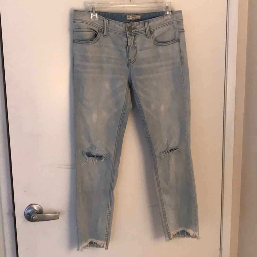 Free people distressed capris